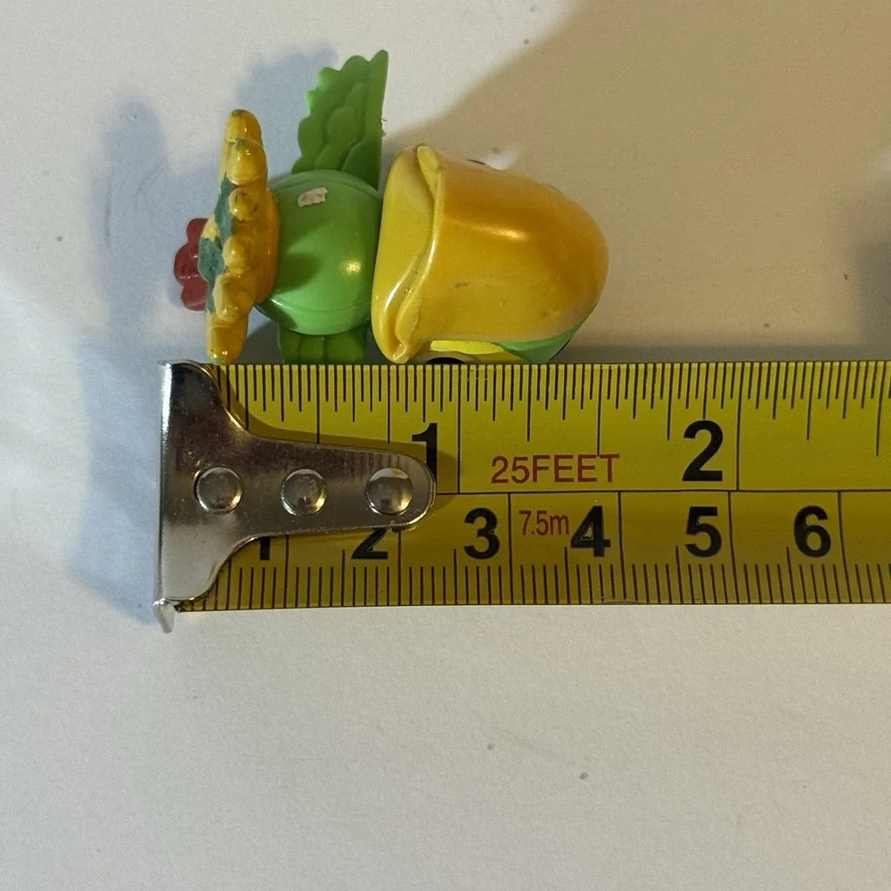 Disney Skully Parrot Figure Jake and the Neverland Pirates 1.25 Inches Tall Mini